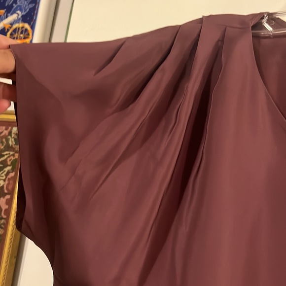 Nordstrom plum notched cap sleeve v neck 100% silk top - Picture 4 of 9